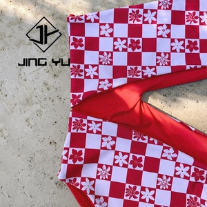 Maillot de bain une pièce pour femme, imprimé hawaïen, découpe latérale, épaule dénudée, tissu recyclé personnalisé, design du fabricant - Product Image 3