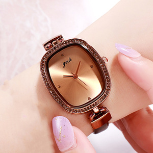 Customized wholesale personalized creative women's watches round retro style women's watches simple watches - Product Image 1