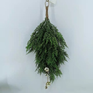 Arrangements saisonniers extérieurs élégants Décorations de Noël en cyprès de cèdre artificiel Produit d'art de qualité supérieure - Product Image 2