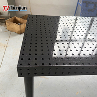 Table de soudage 3D professionnelle D16 avec marquage par échelle CNC et gabarits modulaires pour atelier de production de travaux métalliques détaillés