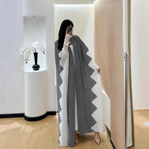 Miyake xếp li hồi giáo abaya ăn mặc màu sắc khối Polka Dot kim cương cộng với kích thước giản dị áo choàng dài đổ Femme cho phụ nữ cao khiêm tốn - Product Image 2