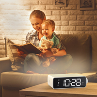 Digitale Wekker Voor Slaapkamer Met 15W Snelle Draadloze Oplader, Wit Nachtlampje, Dimmen Led Display Klok