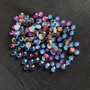 Diamantes de imitación Hot Fix Strass con espalda plana de volcán azul al por mayor para ropa tazas zapatos - Product Image 2