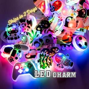 カスタマイズ卸売LEDピンクPVC DIYクロッグサンダルアクセサリー発光猫豚漫画靴装飾カワイイ靴チャーム - Product Image 1