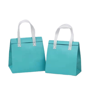 Sac fourre-tout non tissé Richer Turquoise avec poignées à patchs blancs, réutilisable pour les courses, usage commercial et de détail, personnalisation par sublimation - Product Image 1