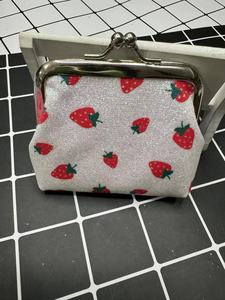 Porte-monnaie en toile mignon en forme de fraise pour femmes, <span class=keywords><strong>mini</strong></span> pochette à fermeture éclair de 3 pouces pour pièces de monnaie, écouteurs, rouge à lèvres, petit sac cadeau - Product Image 2