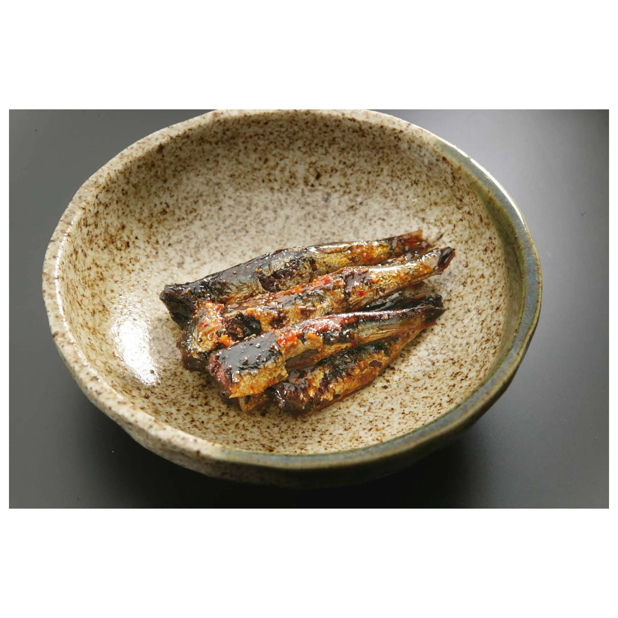 신선한 일본 정어리 말린 소금에 절인 생선 해산물 끓이기 용품
