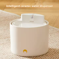 Fontaine à eau intelligente pour animaux de compagnie écologique alimentée par batterie en céramique-Distributeur d'eau automatique pour chats et chiens à circulation solide