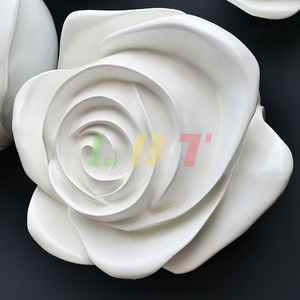 Escultura de Rosa Blanca de Resina y Fibra de Vidrio Libit, Decoración Artística para Oficina o Exteriores, Forma Irregular, Hecha a Mano, Lbt 629 - Product Image 1