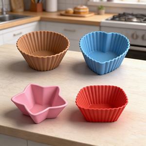 Moldes de Silicona para Hornear de 7cm en Varias Formas, para Tartaletas, Pudín, Muffins y Cupcakes, Reutilizables, Resistentes al Calor, en Bolsa OPP - Product Image 1