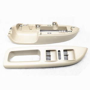 Poignée intérieure de porte avant gauche Skoda Octavia avec cadre de lève-vitre et interrupteur, type clip-on en plastique 1Z1867171 - Product Image 1