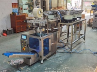 Machine à emballer multifonctionnelle pour petits clous de fixation de quincaillerie Vis Pochette Comptage Avec Vibrateur Bol Mangeoire