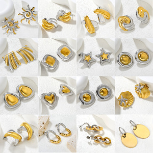 Boucles d'oreilles clous géométriques en acier inoxydable plaqué or 18 carats, tendance pour femmes - Product Image 2