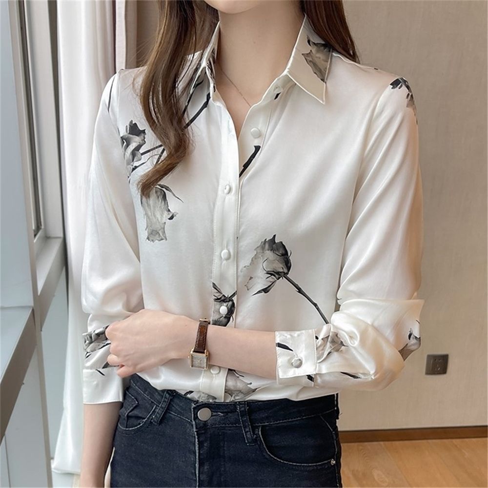 Blusa de seda satinada con manga larga y botones para oficina