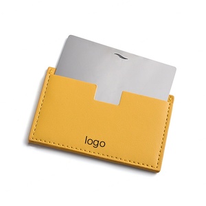 Espejo de Maquillaje de Doble Cara con Diseño Hueco en Color Amarillo y Estuche de PU - Product Image 2