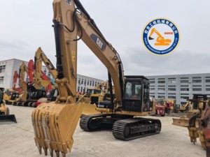 รถขุดตีนตะขาบ Caterpillar 320D มือสอง ขนาด 20 ตัน พร้อมเครื่องยนต์ Cummins ปั๊มไฮดรอลิก และเกียร์บ็อกซ์ ขาย - Product Image 2