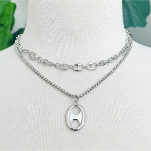 Ensemble de colliers avec breloques en forme de bouton dorés - Product Image 2