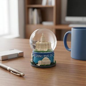 Vente en gros de boules de neige personnalisées, décoration de la maison, cadeaux, globe de neige, souvenir en résine - Product Image 1