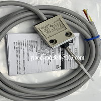 En stock Nouveau interrupteur de fin de course D4CC-4031 D4CC-4032 D4CC-4033 Fournisseur fiable Garantie d'un an