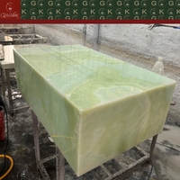 Table basse ronde en onyx vert naturel de luxe, style moderne minimaliste, finition artisanale, table d'appoint pour hôtel et villa