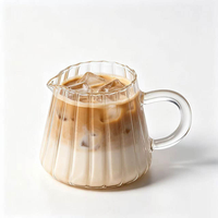 Vente en gros usine – Nouvelle tasse à café moderne en verre borosilicate, à nervures verticales, compatible lave-vaisselle et micro-ondes, grande capacité, petite taille