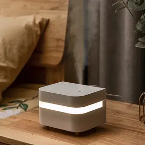 2023 nuovo prodotto uso domestico o in ufficio umidificatore da scrivania ricaricabile da 540ml Led Night Light Air Mini umidificatore diffusore di aromi