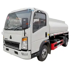 低价HOWO 5000ltrs小型油罐车4x2迷你油罐车待售