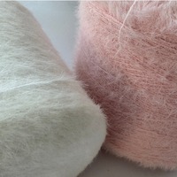 Meistverkauftes Produkt 100% Polyester 1,3cm Imitiertes Nerzfedern-Garn Gefärbtes Muster zum Stricken