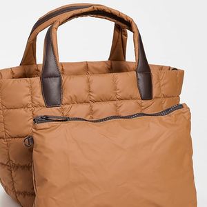 Sac fourre-tout d'été personnalisé en nylon imperméable pour femme, sac à main matelassé et gonflé avec plusieurs poches, fermeture éclair, sac de plage portable à bandoulière pour voyage - Product Image 2