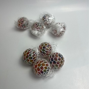 Pelota de Uva Suave y Adorable de 6cm con Polvo Dorado, para Apretar con la Mano, Creativa, para Aliviar el Estrés, Globo de Agua, Juguete Musical para Apretar - Product Image 3