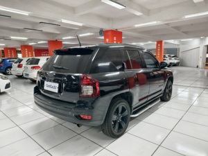 <span class=keywords><strong>Jeep</strong></span> Compass Edizione Speciale Snake 2014 Usata, 2.4L <span class=keywords><strong>4x4</strong></span> SUV, Guida a Sinistra, Interni in Pelle Scura, Design Eccezionale Importato - Product Image 4