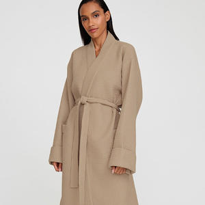 Pakaian Tidur Unisex Pria Wanita Waffle Warna Solid Jubah Mandi Dengan Logo Bordir Kustom Jubah Mandi Waffle Wanita Spa Hotel - Product Image 3