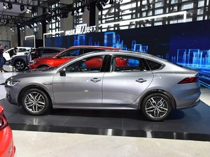 BYD Qin PLUS <span class=keywords><strong>2021</strong></span> Completamente <span class=keywords><strong>Elettrica</strong></span> <span class=keywords><strong>500</strong></span> km Edizione Premium Auto Cinesi Usate con Basso Chilometraggio - Product Image 6