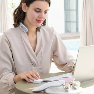 Nuevo Masajeador de Cuello Eléctrico de Pulso Recargable con Cuatro Cabezales de Masaje Inalámbrico - Product Image 2