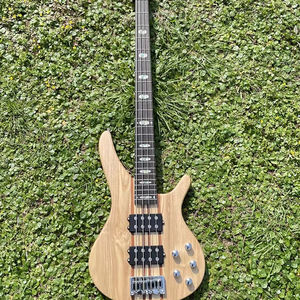 Basse Électrique Tout-En-Un, Versions à Quatre et Cinq Cordes, en Bois d'<span class=keywords><strong>Orme</strong></span> pour le Genre Musical 'Guitare' - Product Image 1