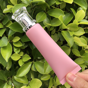 أفضل برايمر للوجه غير لامع للبشرة الجافة من شركة تصنيع المعدات الأصلية قاعدة مكياج وردية برايمر سائل مع علامة تجارية مخصصة لمكياج برايمر مسامي شخصي - Product Image 1