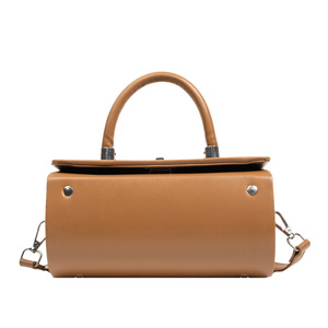 Bolso elegante de diseño francés para mujer, nuevo modelo 2023, versátil, con cremallera y línea de costura, para el hombro - Product Image 5