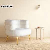 Chaise de loisir nordique moderne en tissu avec pieds en métal doré pour appartement, salon, chambre à coucher, hôtel. Production OEM disponible.