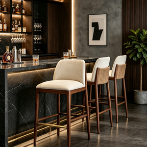 Tabouret <span class=keywords><strong>de</strong></span> <span class=keywords><strong>bar</strong></span> en bois massif <span class=keywords><strong>de</strong></span> noyer <span class=keywords><strong>de</strong></span> style moderne du milieu du siècle, repose-pieds en laiton, revêtement beige, panneau arrière tissé texturé - Écologique - Product Image 2
