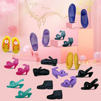 Mini jouet poupée chaussures talons hauts plat décontracté longues bottes pieds larges hauteur 26cm plastique Six pièces accessoires pour filles