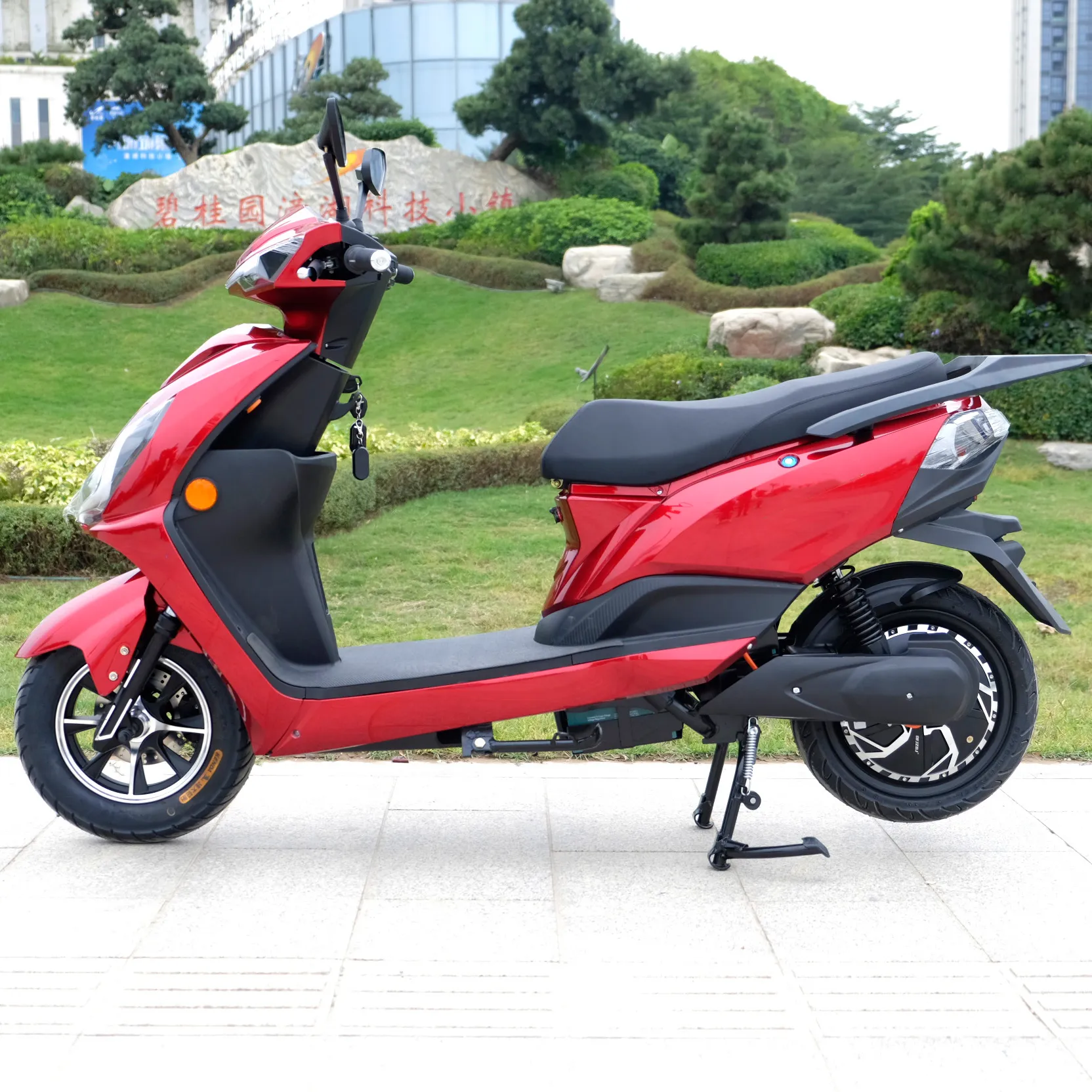 Kostenlose Probe Motorrad Europa 2-Rad Moped 30MPH 56 Meilen 60v 2000w Fahrrad Roller Elektromotor räder