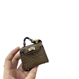 Mini <span class=keywords><strong>Kelly</strong></span> Bag Charm con Patrón de Cocodrilo, de Cuero Sintético PU, Hecho a Mano, Adorable Colgante de Bolso en Miniatura, Llavero de Coche de Alta Gama - Product Image 5