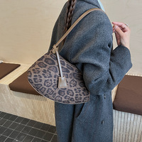 Sac fourre-tout rétro à imprimé léopard en daim, petit sac exclusif pour l'automne, à porter sous le bras, design simple, décontracté, à bandoulière unique