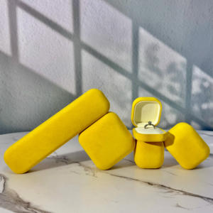 Новые круглые маленькие кольцевые коробки на заказ, упаковка для ювелирных изделий, оптовая продажа, желтый футляр для ювелирных изделий, свет для индивидуального изготовления логотипа - Product Image 5