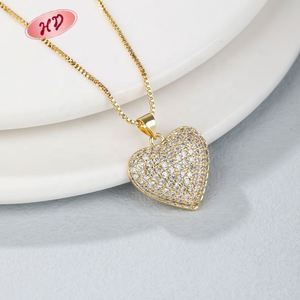 Chaîne à maillons en or 18 carats Hengdian, pendentif cœur tendance pour femme, zircone cubique, alliage de cuivre, bijoux d'anniversaire, vente en gros - Product Image 5