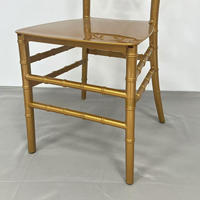 Chaises Napoléon en résine PP dorée Chaises carrées de luxe empilables pour Halloween Mariage Noël Saint Valentin Offre Spéciale