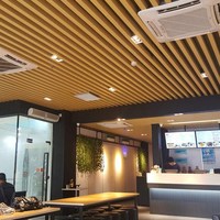 Bande d'aluminium en forme de U déflecteur en gros faux carreaux de plafond pour hôtel ou maison pour la décoration et l'utilisation de projet