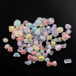 Cuentas acrílicas de formas mixtas con núcleo interior esmerilado para la fabricación de pulseras, cuentas sueltas para joyería DIY, primavera 2024, origen Yiwu - Product Image 1
