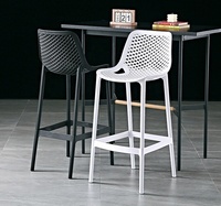 Tabouret de Bar Haut Creux en Plastique PP pour Restaurant, Salle à Manger, Café, Extérieur – Chaise et Table de Bar, Hauteur 76cm