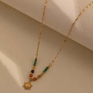 Collar de Moda Estilo Bohemio con Cuentas y Piedras Naturales, Cadena con Colgante de Sol en Acero Inoxidable Chapado en Oro de 18K - Product Image 6